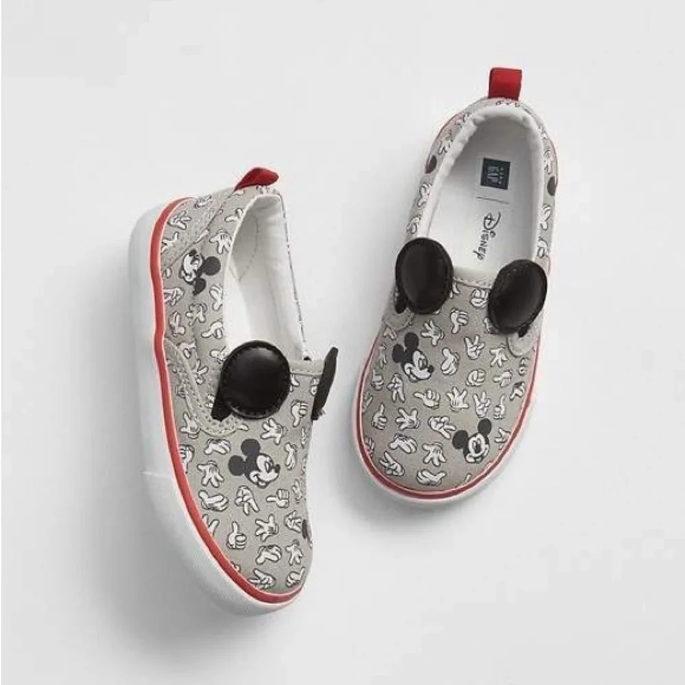 Baby Gap Disney Mickey Mouse Kids Sneakers Gray and Black Size 5 US